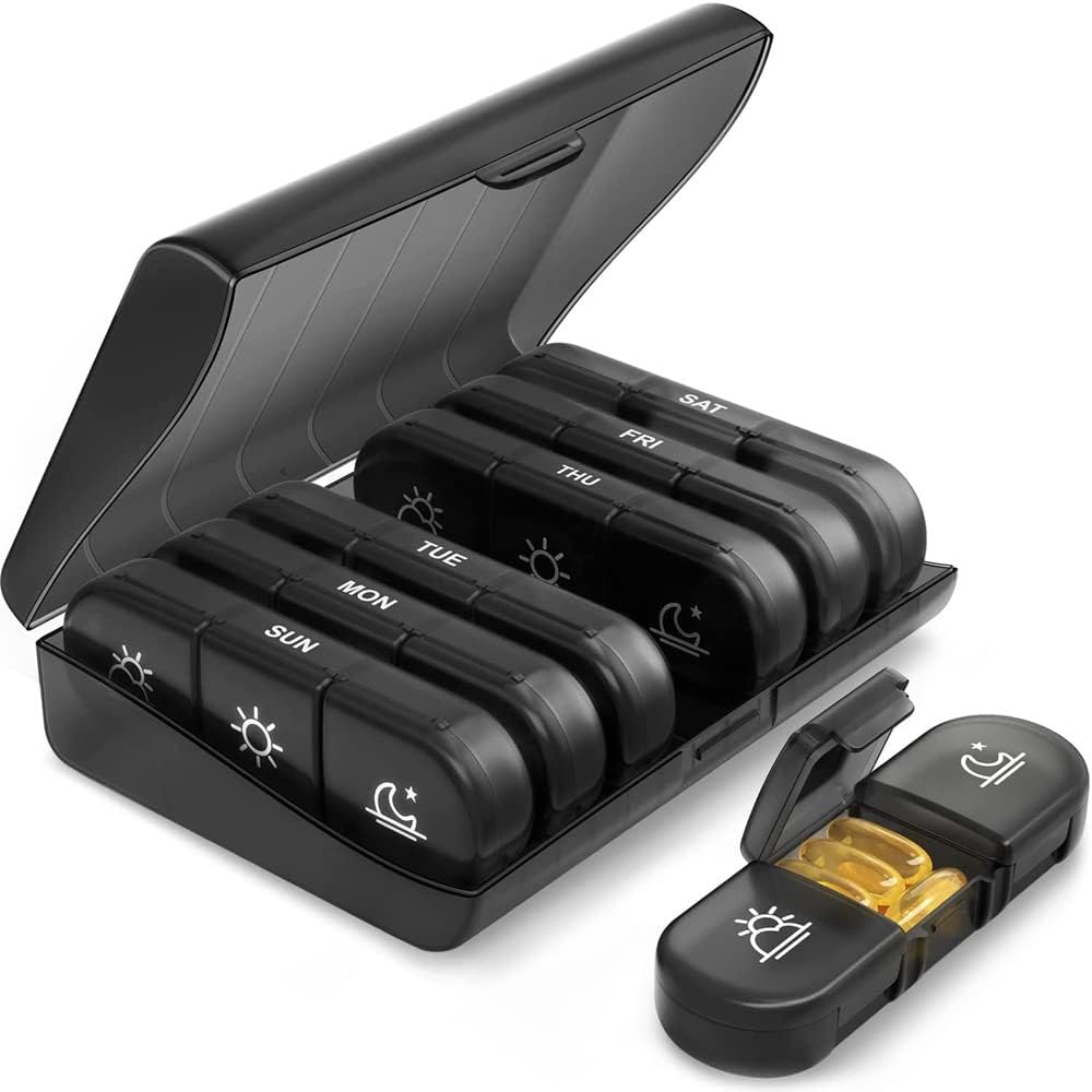 Portable weekly pill organizer